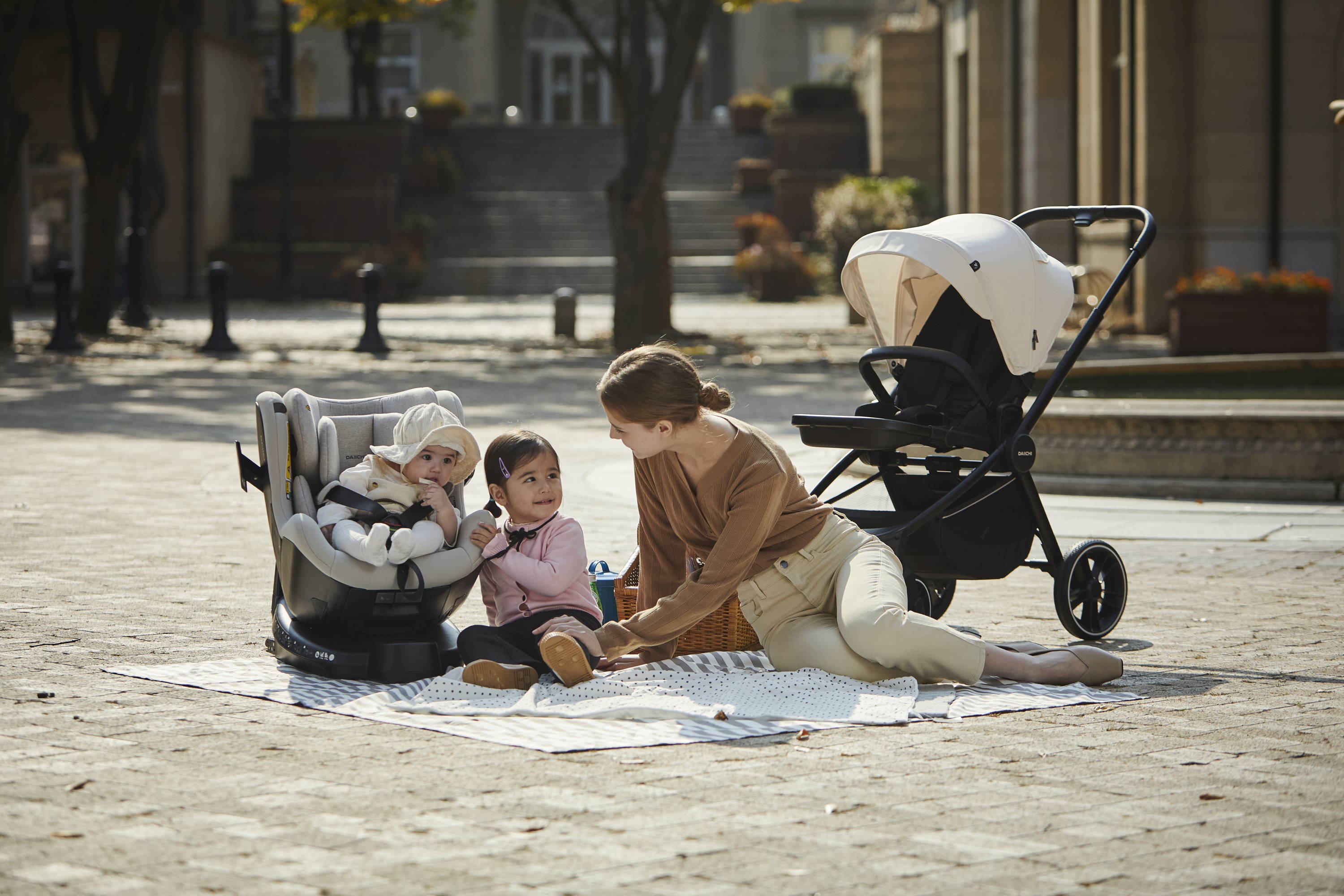 Daiichi One-FIX 360 Season2 i-Size Infant Car Seat: Safety & Comfort in Every Ride