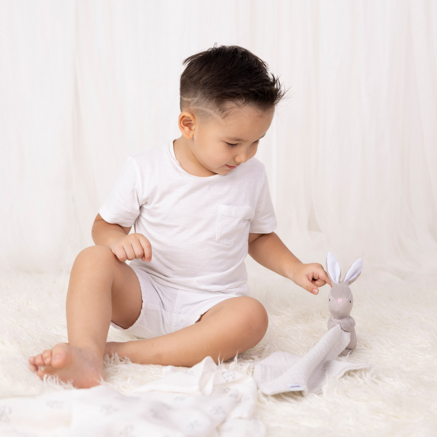 Kiki and Sebby Bunny Comforter (Grey Muslin)