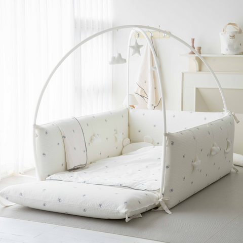 LOLBaby Cotton Embroidery Bumper Bed with Hanging Toy and Canopy - Polar Bear (Pre Order End March 24)