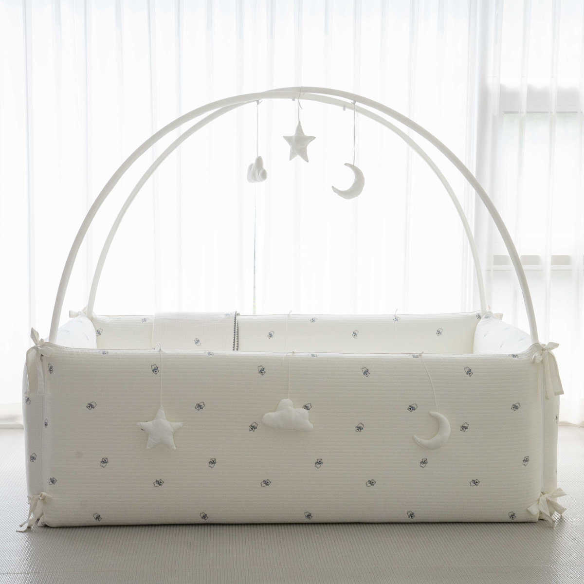 LOLBaby Cotton Embroidery Bumper Bed with Hanging Toy and Canopy - Polar Bear