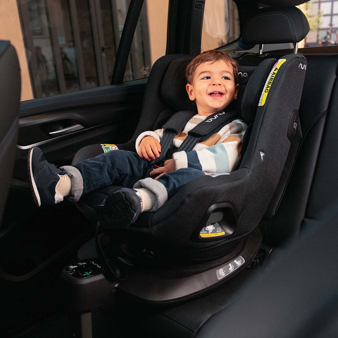 Nuna Pruu Swivel Car Seat (w/ Free Installation)