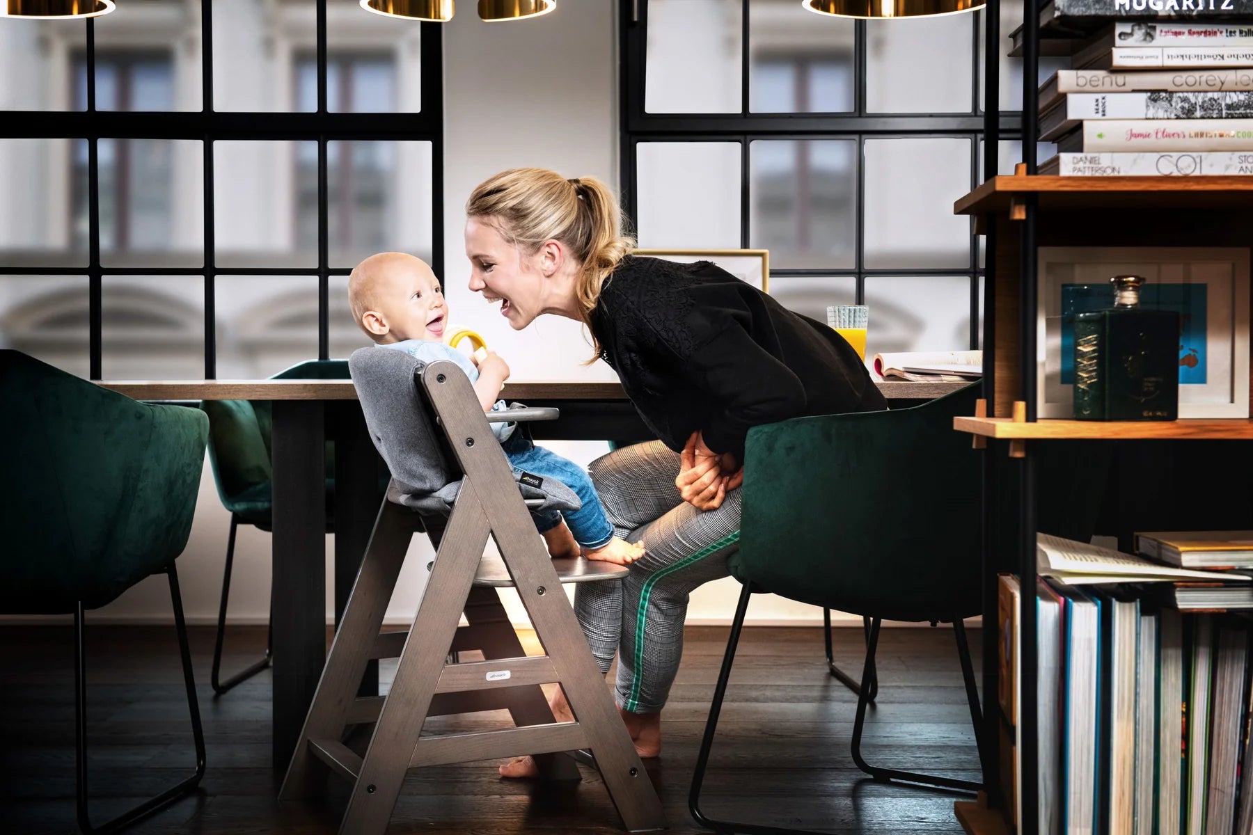 Hauck Alpha+ Deluxe: High Chair + Tray - Charcoal Grey (New)