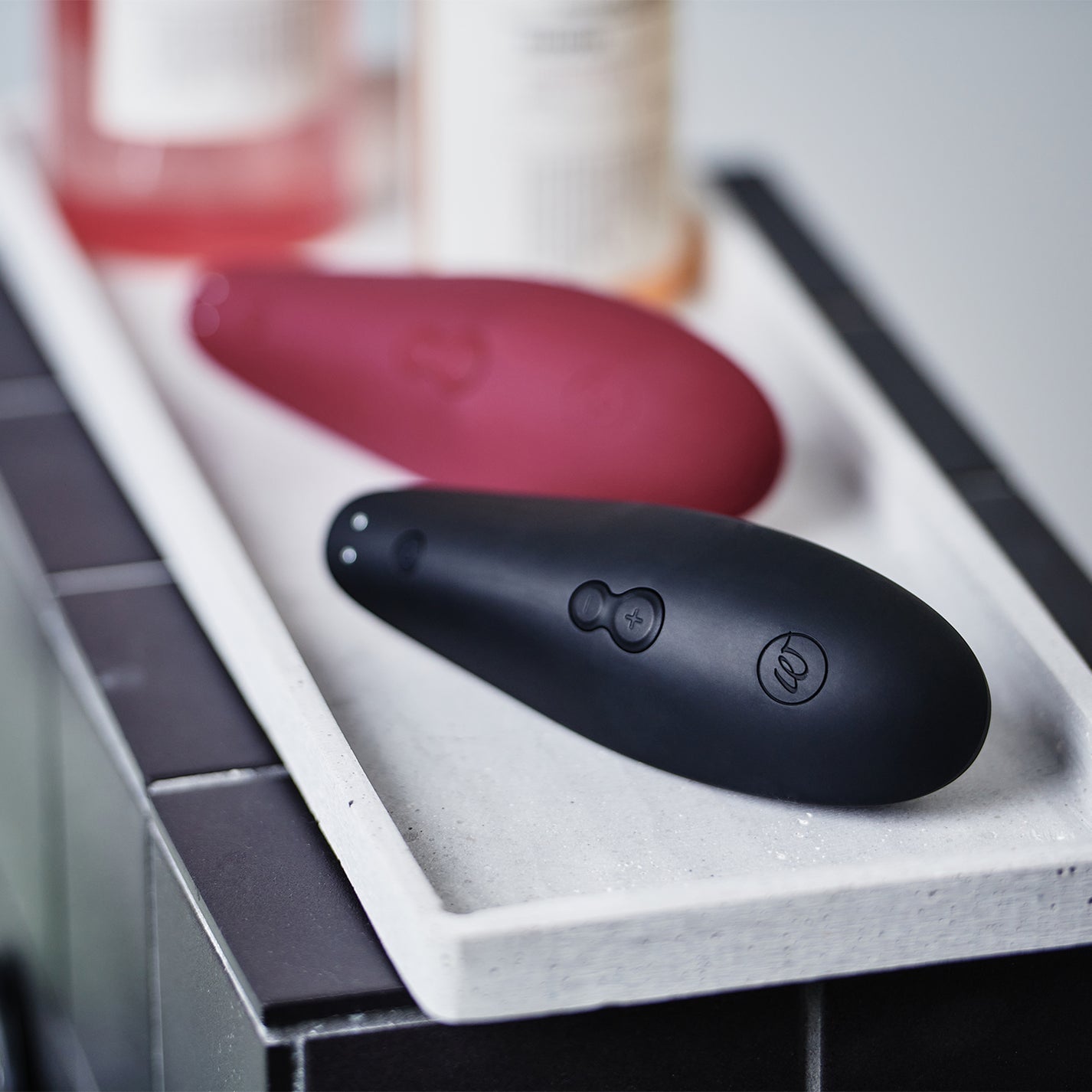 Womanizer Classic 2 Silicone Rechargeable Clitoral Stimulator (Assorted Colour)