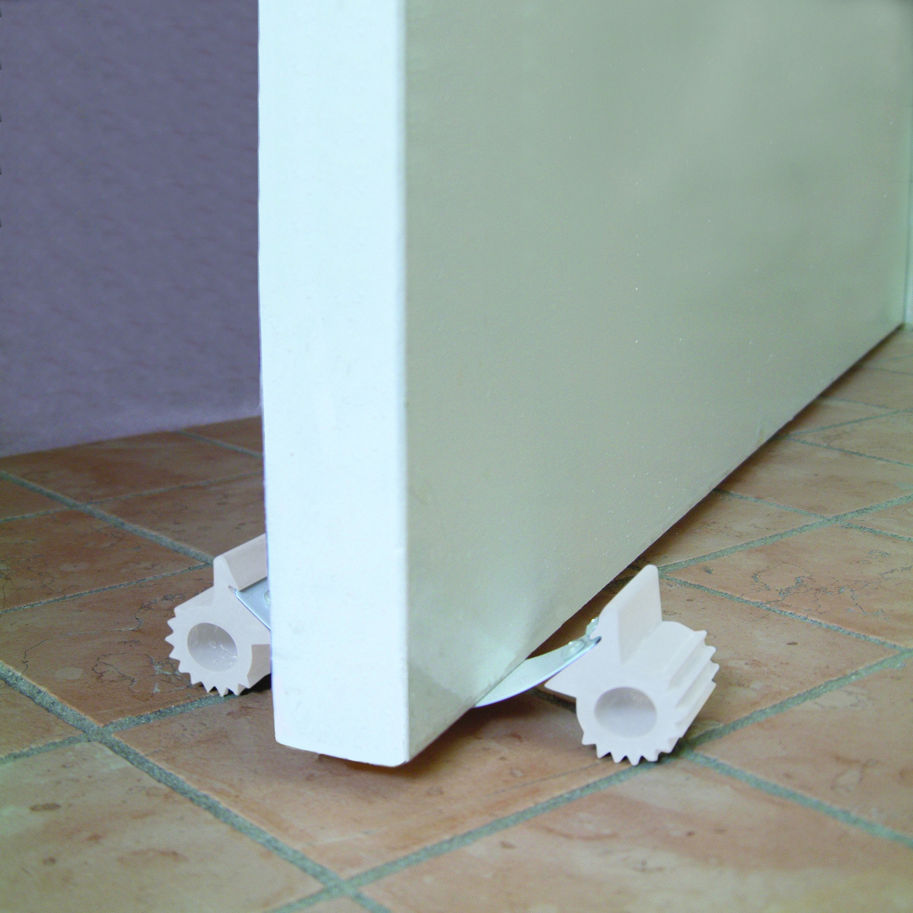 Dreambaby Under Door Gripper DB00144 | Little Baby.