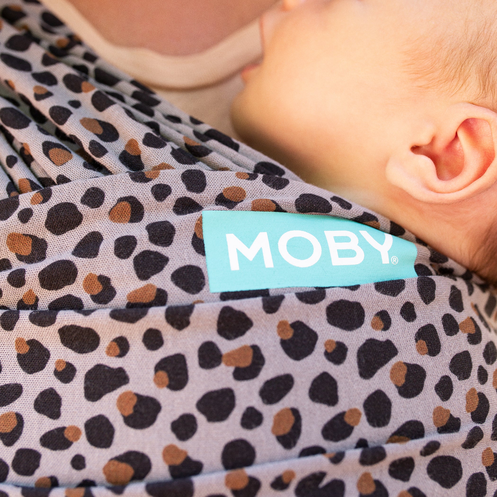 MOBY Classic Wrap - Leopard | Little Baby.