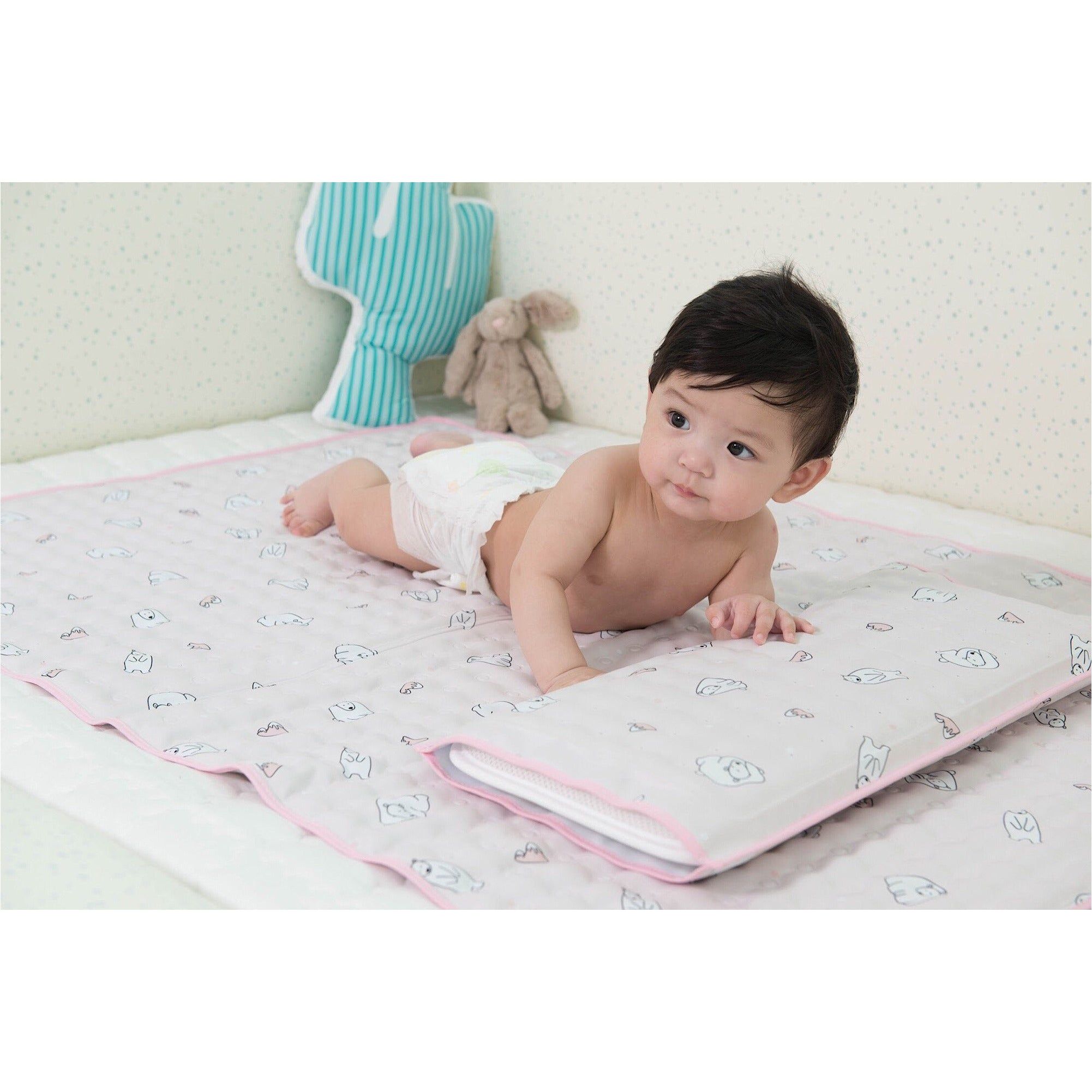 Hi Jell-O Cool Mat - Polar Bear Pink | Little Baby.