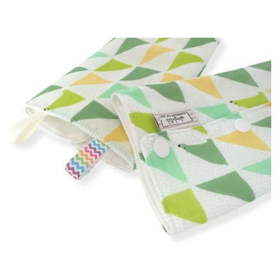 Jinglebib Drool Pad - Green Triangle | Little Baby.