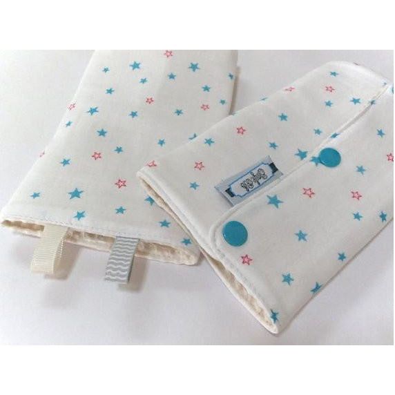 Jinglebib Drool Pad - White Teal Stars | Little Baby.