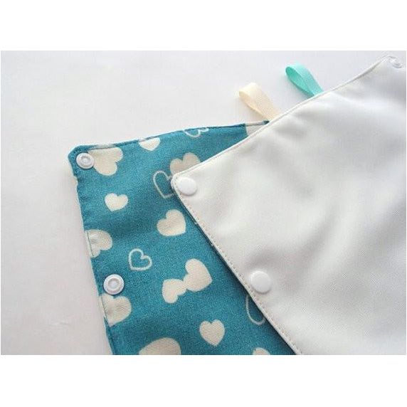 Jinglebib Drool Pad - White Heart,Teal | Little Baby.