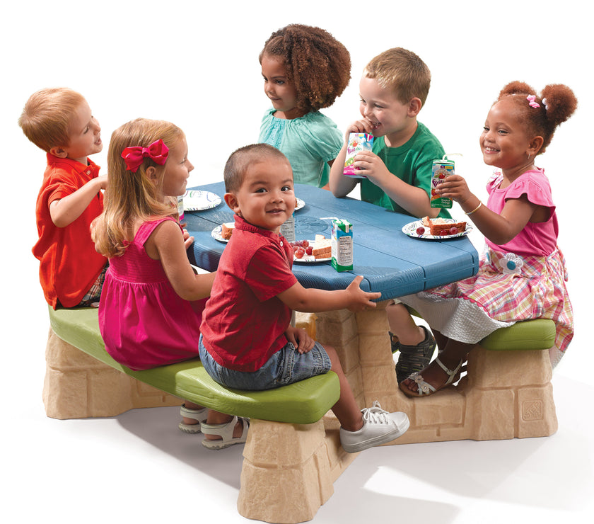 Step2 Naturally Playful Picnic Table with Umbrella