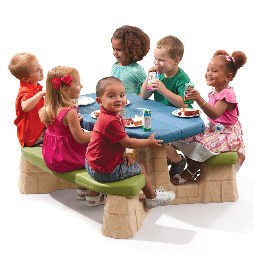 Step2 Naturally Playful Picnic Table with Umbrella
