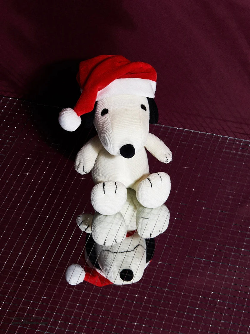 Peanuts Snoopy Sitting with Christmas Hat 17cm-4