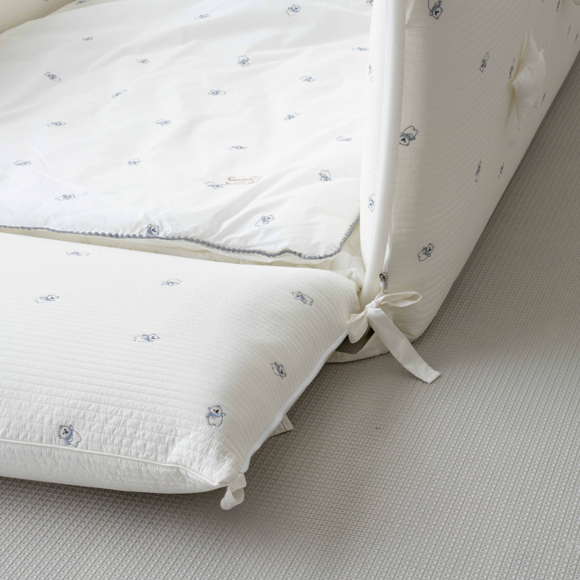 LOLBaby Cotton Embroidery Bumper Bed with Hanging Toy and Canopy  - Polar Bear (PO End APR 25)