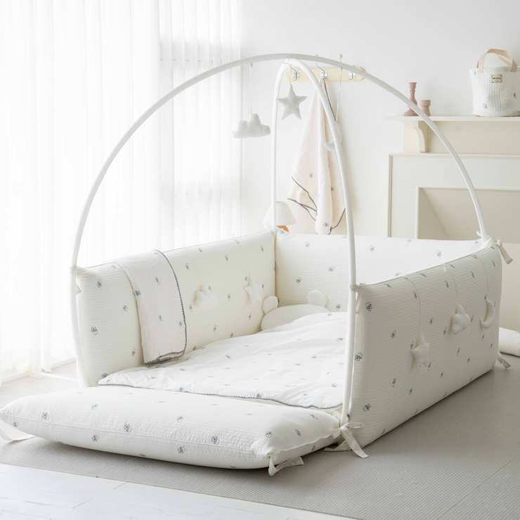 LOLBaby Cotton Embroidery Bumper Bed with Hanging Toy and Canopy  - Polar Bear (PO End APR 25)