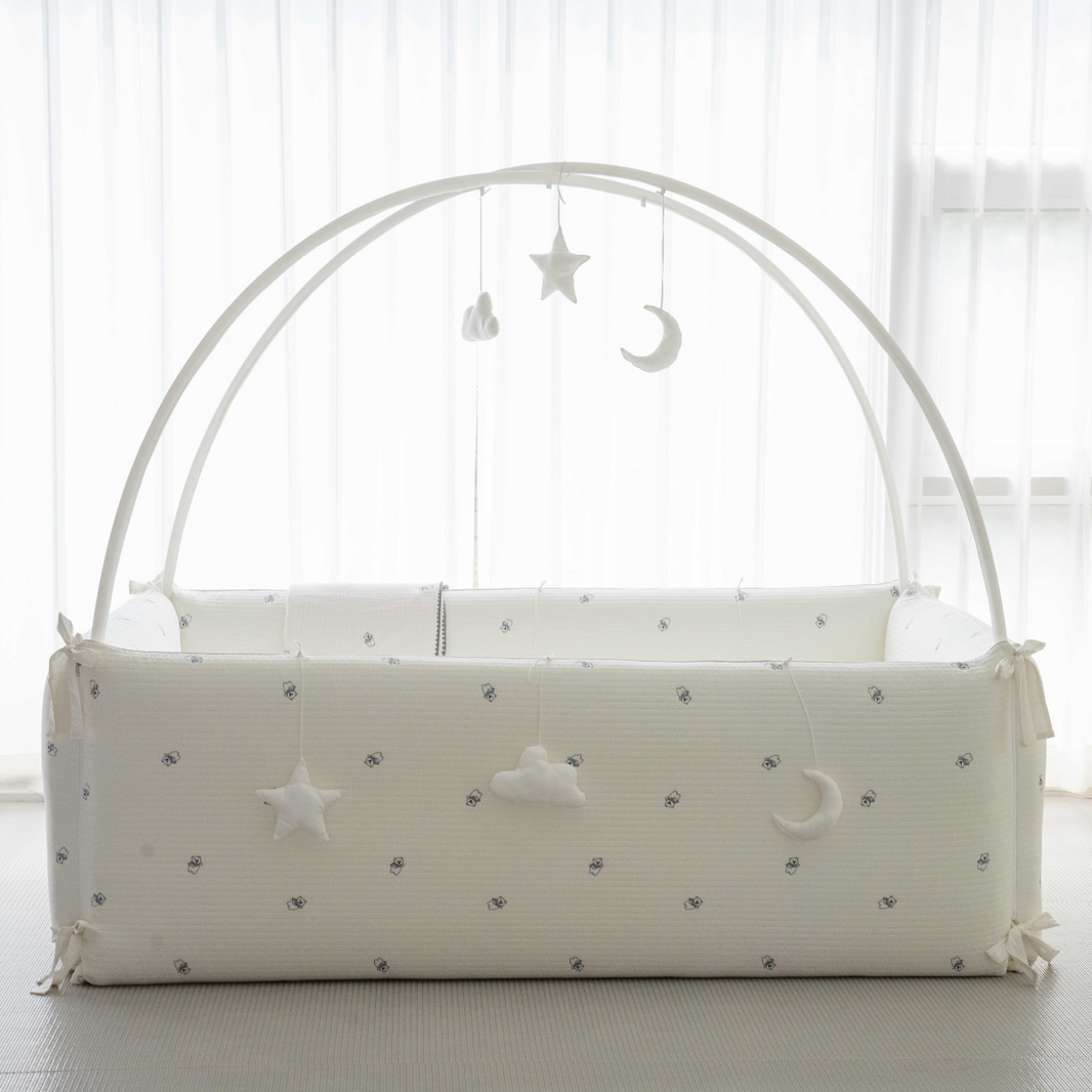 LOLBaby Cotton Embroidery Bumper Bed with Hanging Toy and Canopy  - Polar Bear (PO End APR 25)