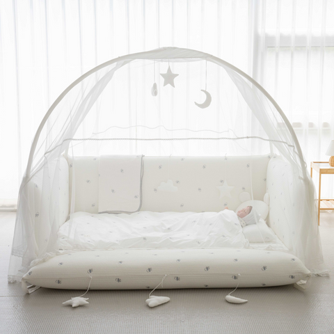 LOLBaby Cotton Embroidery Bumper Bed with Hanging Toy and Canopy - Polar Bear