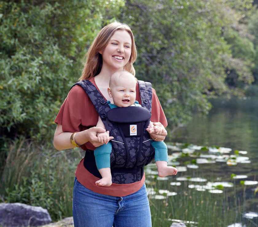 Ergobaby Omni Breeze Carrier - Onyx Blooms