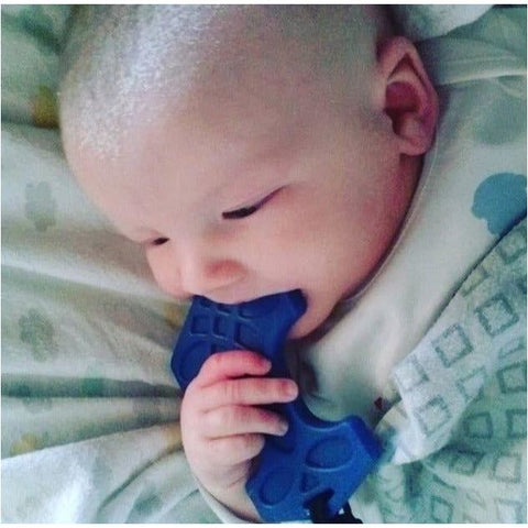 Helles Teeth Thor's Hammer Teether (Steel Blue) | Little Baby.