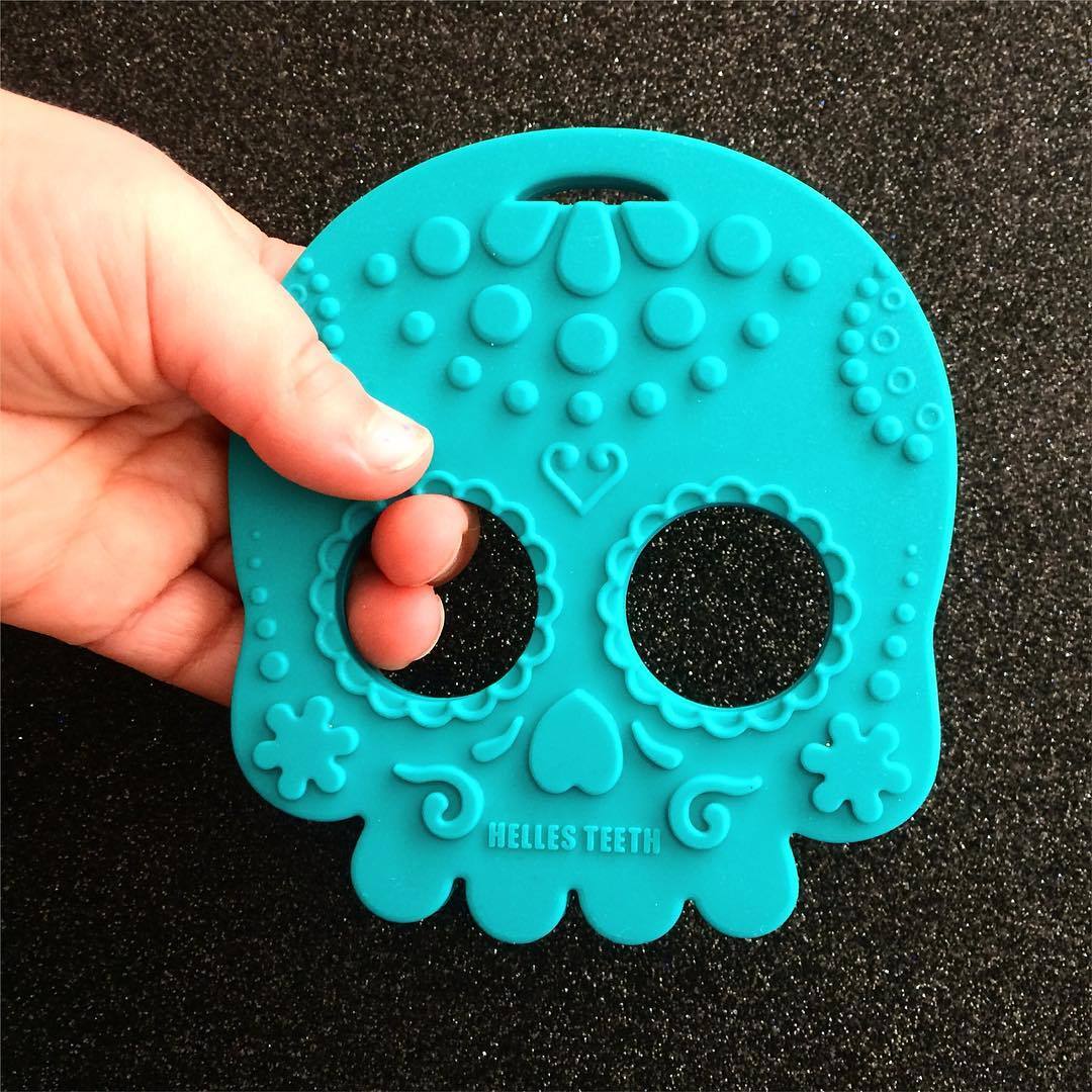 Helles Teeth Sugar Skull Teether (Teal) | Little Baby.