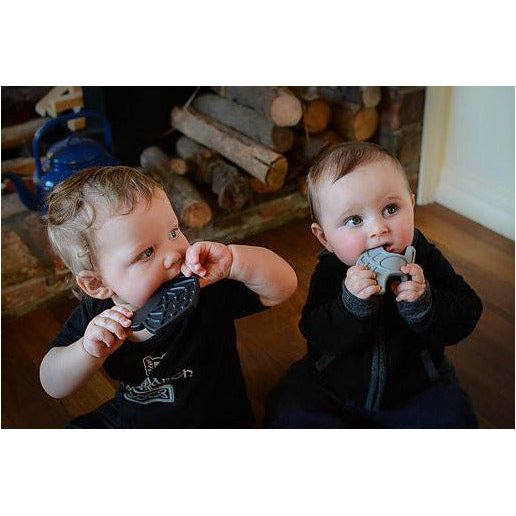Helles Teeth Odin's Steed Teether (Raven Black) | Little Baby.