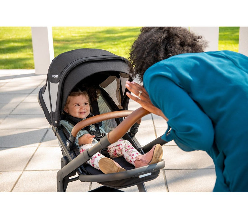 Nuna DEMI Grow 2023 - Caviar