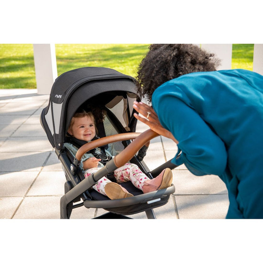 Nuna DEMI Grow 2023 - Caviar