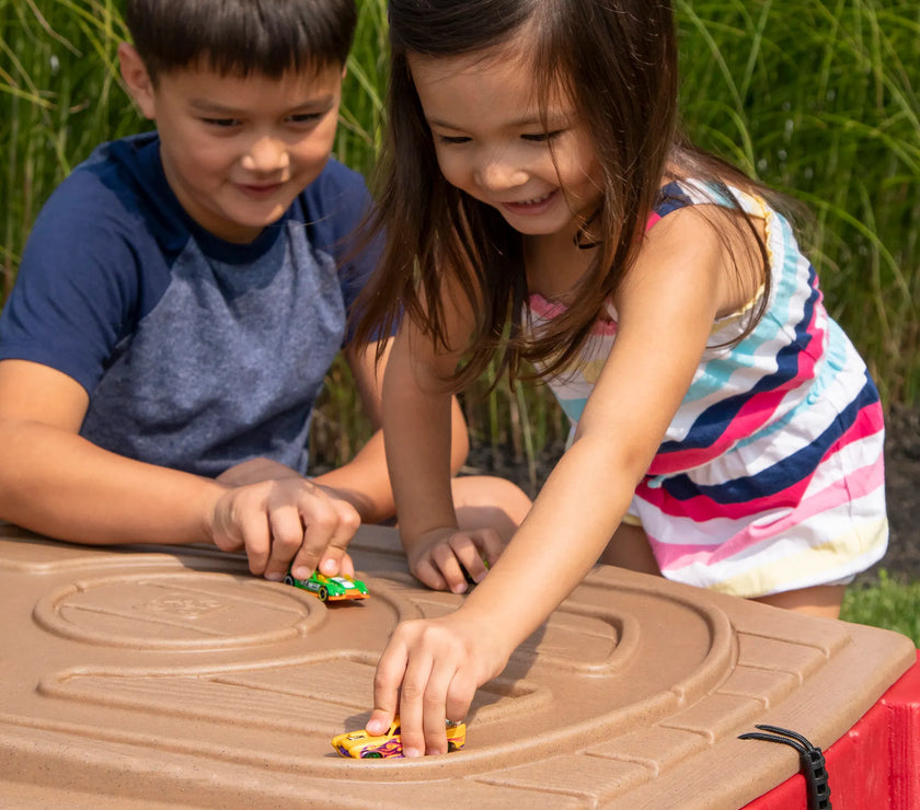Step2 Naturally Playful Sand Table