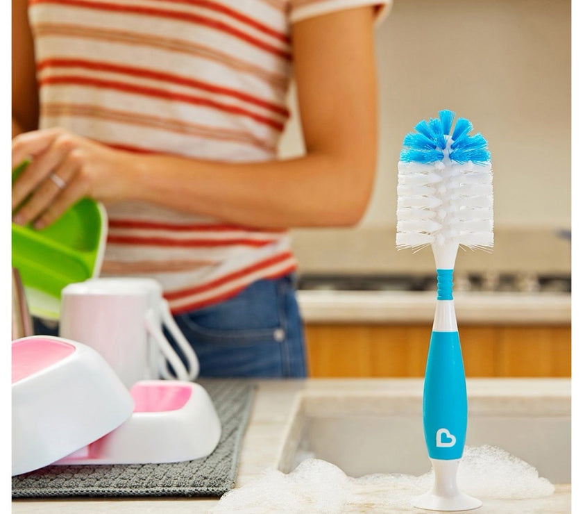 Munchkin Bristle™ Bottle Brush | Little Baby.