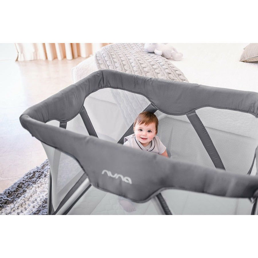 Nuna SENA Travel Cot + changer - Graphite