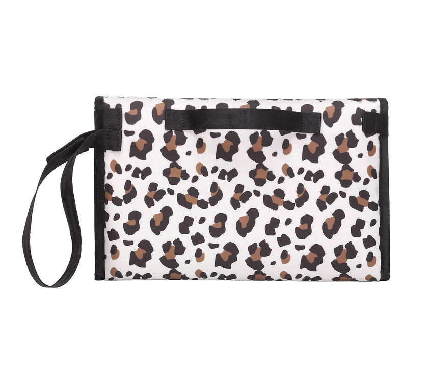 Petunia Pickle Bottom Nimble Changer Clutch: Leopard | Little Baby.