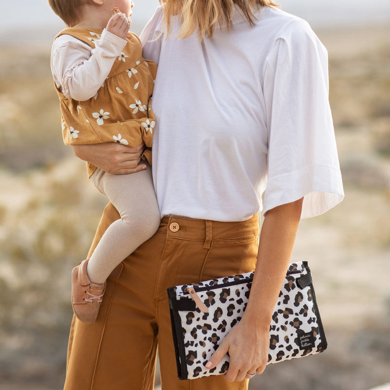 Petunia Pickle Bottom Nimble Changer Clutch: Leopard | Little Baby.