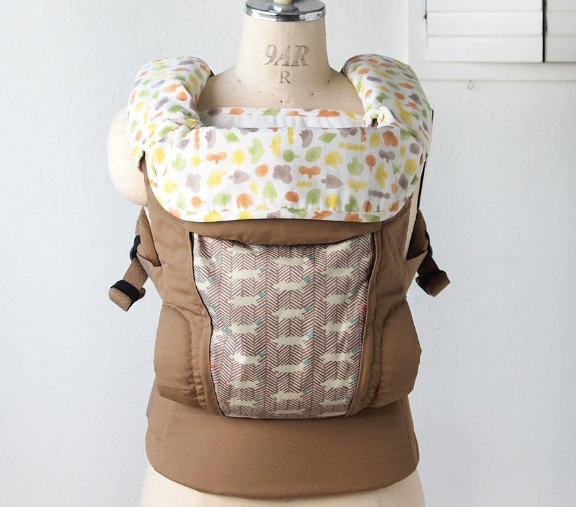 Hoppetta Baby Carrier Surround Pad - Polka March | Little Baby.