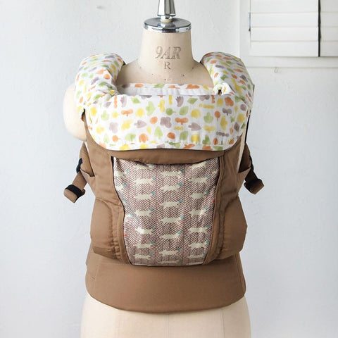 Hoppetta Baby Carrier Surround Pad - Polka March | Little Baby.