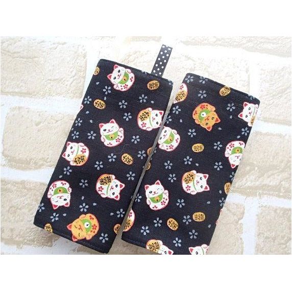 Jinglebib Drool Pad - Maneki Neko Cat (New) | Little Baby.
