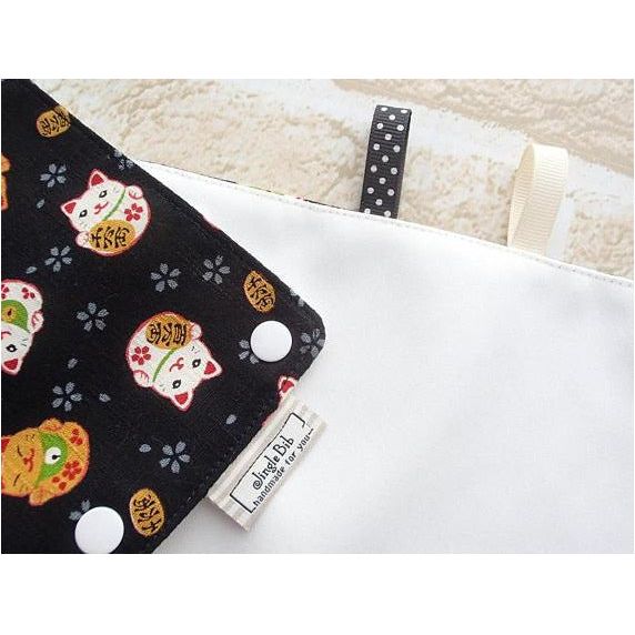 Jinglebib Drool Pad - Maneki Neko Cat (New) | Little Baby.