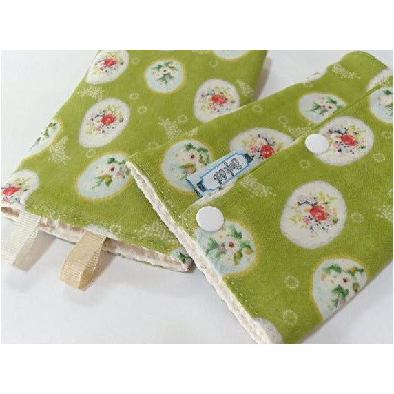 Jinglebib Drool Pad - Green Rose | Little Baby.