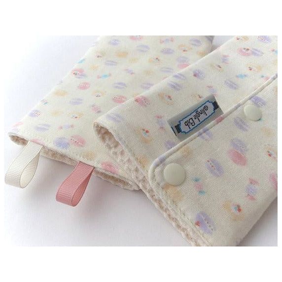 Jinglebib Drool Pad - Kisses | Little Baby.