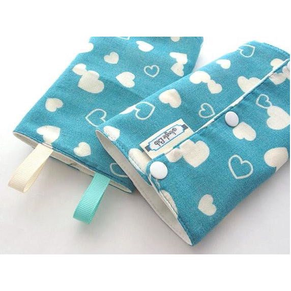 Jinglebib Drool Pad - White Heart,Teal | Little Baby.