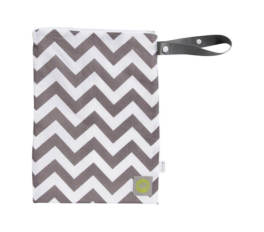 Itzy Ritzy Travel Happens™ Sealed Wet Bag with Handle - C.GREY CHEVRON | Little Baby.