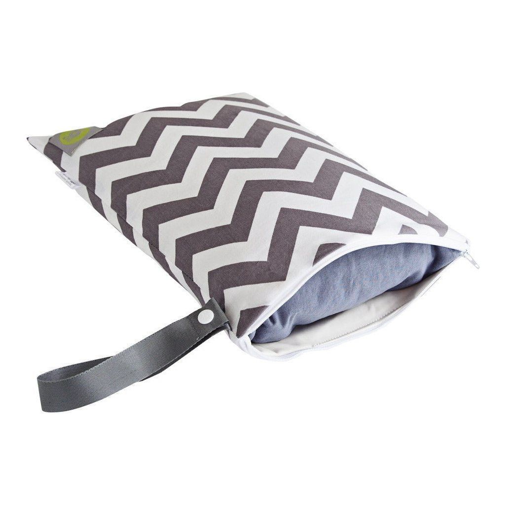 Itzy Ritzy Travel Happens™ Sealed Wet Bag with Handle - C.GREY CHEVRON | Little Baby.